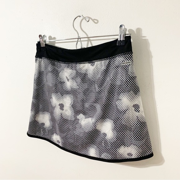 Danskin Now Performance Active Skort Flower & Dot Pattern Open Side Short Lining - Picture 6 of 12